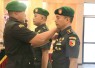 Danrem 081/DSJ Kolonel Arm Untoro Hariyanto saat melantik Dandim 0801/Pacitan Letkol Arh Rudi Ariyanto, Kamis (2/7)
