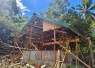 Pengerjaan rumah layak huni di Kampung Sesor