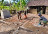 Pondasi rumah Ibu Ety mulai berdiri