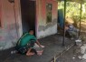 Pemasangan keramik lantai RTLH
