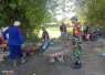 Semangat Kebersamaan di Klorogan, Babinsa dan Warga Bergotong Royong Bangun Akses Jalan Desa