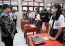 Menteri Pendidikan Dasar dan Menengah (Mendikdasmen) Abdul Mu’ti, meninjau pelaksanaan MBG