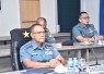 Komandan Komando Daerah  TNI Angkatan Laut  XIV (Komandan Kodaeral XIV) Sorong, Laksamana Muda TNI Djatmoko, S.T., M.M., CHRMP, mengikuti Vicon