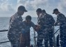 KRI Marlin-887 Berhasil Evakuasi Korban Selamat KLM Nurul Salsa 01 di Kepulauan Selayar 