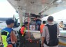 Sejumlah personel gabungan melakukan pengemasan barang-barang bantuan BNPB yang akan didistribusikan kepada masyarakat terdampak longsor di Kabupaten Nunukan, Provinsi Kalimantan Utara pada Jumat (24/7)