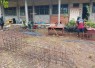 Pengerjaan rangka pondasi jembatan Kampung Sesor