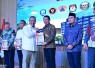 Suasana penyerahan opini Wajar Tanpa Pengecualian (WTP) dari Badan Pemeriksa Keuangan (BPK) atas laporan keuangan tahun anggaran 2025 dilakukan oleh Anggota I BPK Dr. Nyoman Adhi Suryadnyana (kemeja putih) kepada Kepala BNPB Letjen TNI Dr. Suharyanto, S.Sos., M.M (batik cokelat) di Auditorium Gedung BPK RI, Jakarta pada Selasa (28/7)