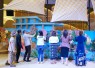 Wakil Menteri Ekonomi Kreatif/Wakil Kepala Badan Ekonomi Kreatif (Ekraf) Irene Umar (tengah) bersama Wakil Menteri Kebudayaan Giring Ganesha (ketiga kiri) saat pembukaan Pinisi Nusantara berada di Pacific Mall, Jakarta, Selasa (18/8/2026)