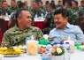 Danrem 081/DSJ Kolonel Arm Untoro Hariyanto makan siang bareng anggota, bertempat di Aula Jenderal Sudirman, Makorem 081/DSJ, Jl. Pahlawan No. 50, Kota Madiun