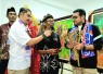 Menteri Ekonomi Kreatif/Kepala Badan Ekonomi Kreatif (Ekraf), Teuku Riefky Harsya, meninjau rangkaian Festival Mbois 11 bertemakan Malang Menyala di Kota Malang, Jawa Timur, Sabtu (22/8/2026)