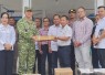 Satgas Karhutla TNI Kawal Penyaluran Bantuan Korporasi untuk Desa Terdampak di Melawi