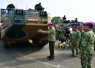 Perkuat Kemampuan Operasi Amfibi, Menhan RI Serahkan 12 Unit Ranpur AAV M-35 Kepada TNI AL