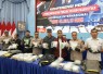 Kapolda Riau Irjen Pol Arman Achdiat saat konferensi pers