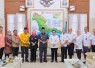 Wali Kota Tanjungpinang, Lis Darmansyah mempelajari sistem pengelolaan sampah modern berbasis Refuse Derived Fuel (RDF) di Tempat Pengolahan Sampah Terpadu (TPST) RDF Jeruklegi, Kabupaten Cilacap, Rabu (13/5)