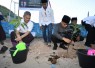 Mendes PDT Yandri saat menanam Pohon di Desa Lamakera, Kecamatan Solor Timur, Kabupaten Flores Timur, Nusa Tenggara Timur, Jumat (3/6/2026)
