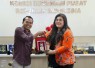  Anggota/Deputi Bidang Pelayanan Umum BP Batam, Ariastuty Sirait, bersama Komisioner Bidang Sosialisasi, Edukasi, dan Komunikasi Publik KIP, Edi Purwanto