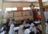 Siswa-siswi  SDN 1 Tanjung terpaksa harus belajar dibawah plafon yang nyaris ambrol. Untuk antisipasi, pihak sekolah menyangga dengan bambu.