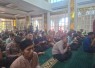 Personel Polresta Sidoarjo bersama masyarakat mengikuti doa bersama untuk kesembuhan para santri Ponpes Manbaul Hikam yang tengah menjalani perawatan, di Masjid Al Ikhlas Mako Polresta Sidoarjo, Jumat (4/9/2026).