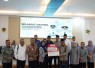 Penyerahan secara simbolis saat kegiatan Kunjungan Kerja Reses Komisi VIII DPR RI yang dilaksanakan serentak di Kota Bandar Lampung, Kabupaten Lampung Tengah, dan Kabupaten Pesawaran pada Sabtu (25/7) kemarin.
